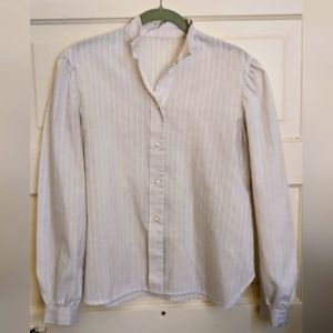 Vintage white Button-up blouse!